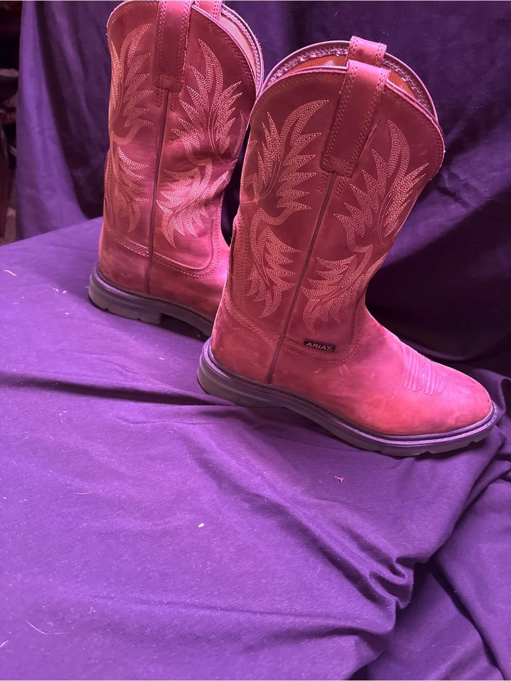 Ariat  Leather Men's Western Boot with Stitch Accents